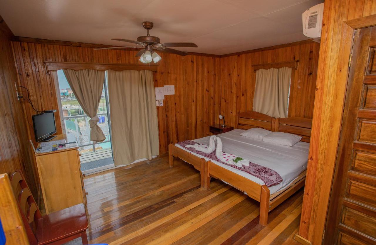 Pedro'S Hotel & Inn Сан Педро Екстериор снимка