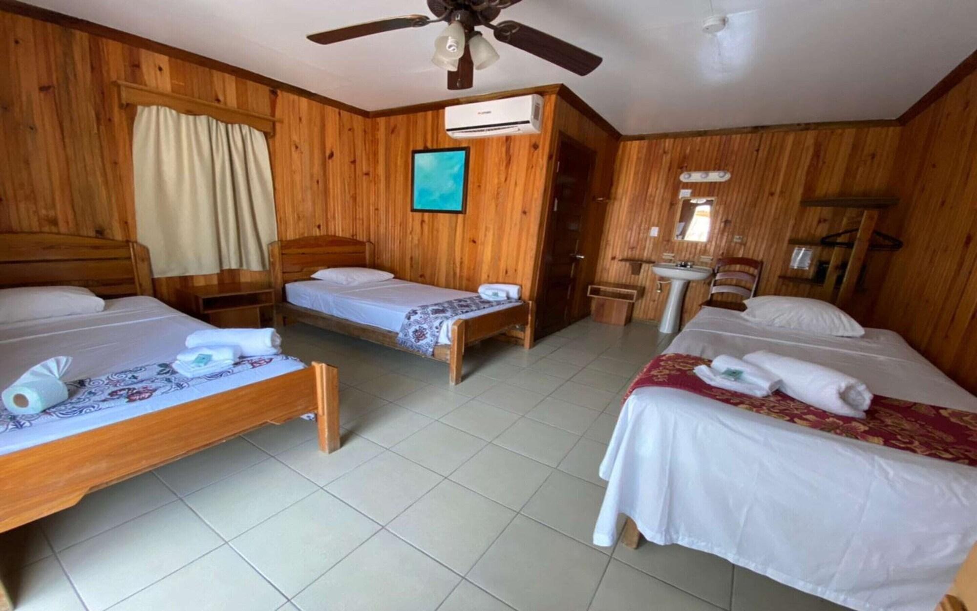 Pedro'S Hotel & Inn Сан Педро Екстериор снимка