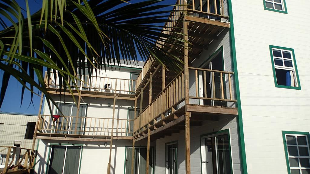 Pedro'S Hotel & Inn Сан Педро Екстериор снимка